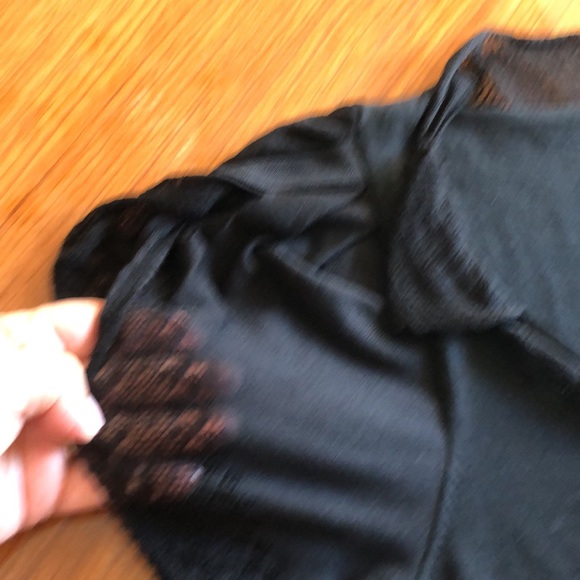 Top - Picture 3 of 10